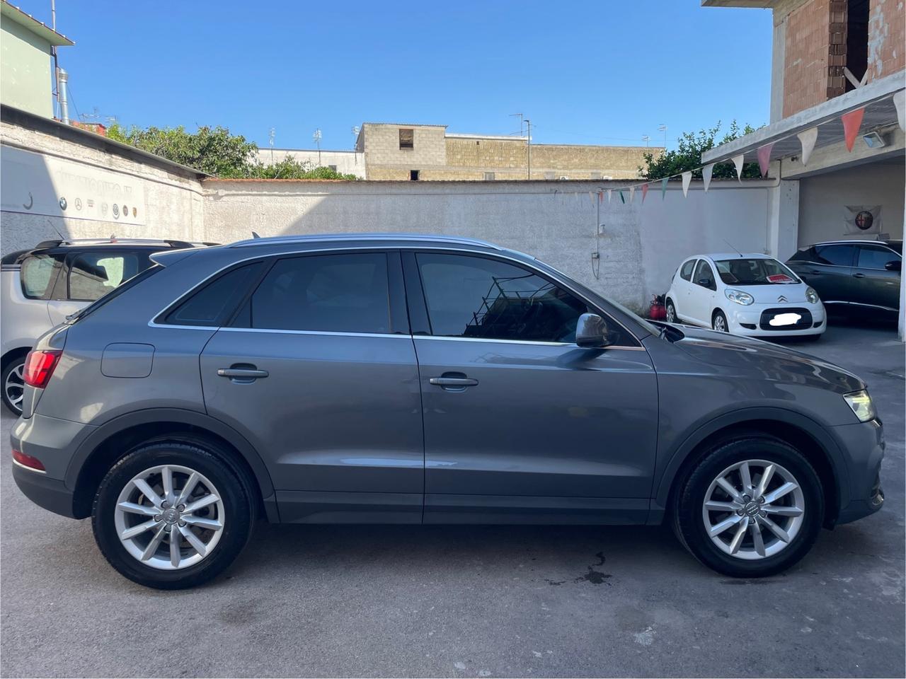 Audi Q3 RESTAYLING 2.0 TDI 120 CV Sport Full bixenon LED navigatore ecc dal nord Italia