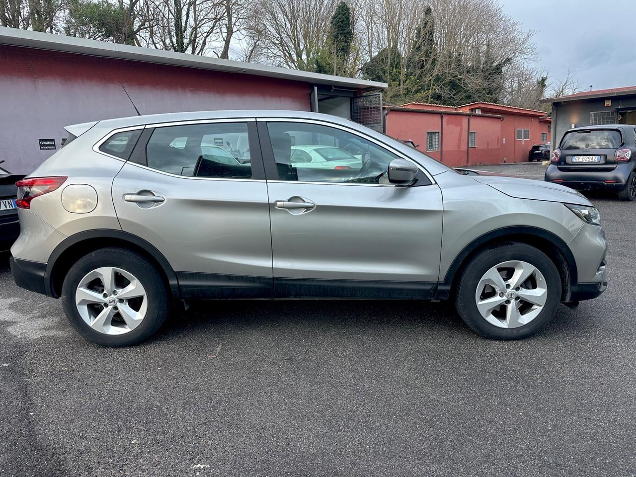 Nissan Qashqai 1.6 dCi 2WD N-Connecta 55400 Km Tagliandata Garanzia Permute
