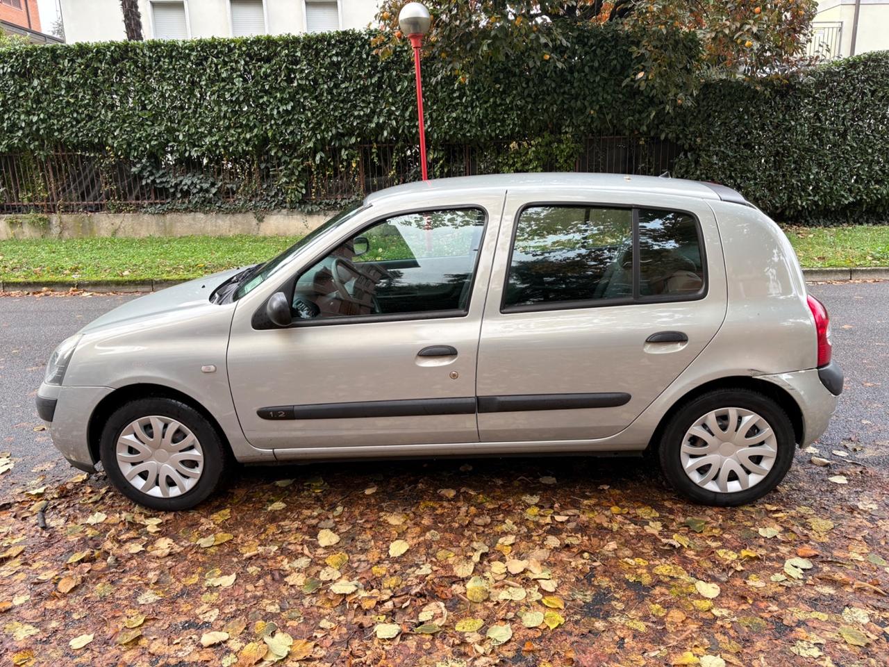 Renault Clio 1.2 cat 5 porte Confort Authentique