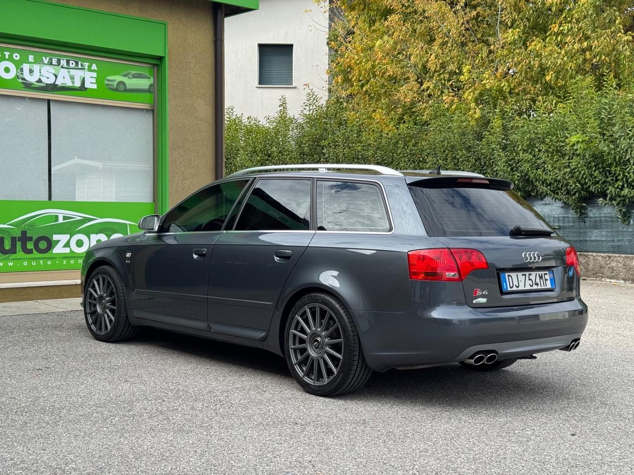 Audi A4 S4 4.2 V8 Avant quattro