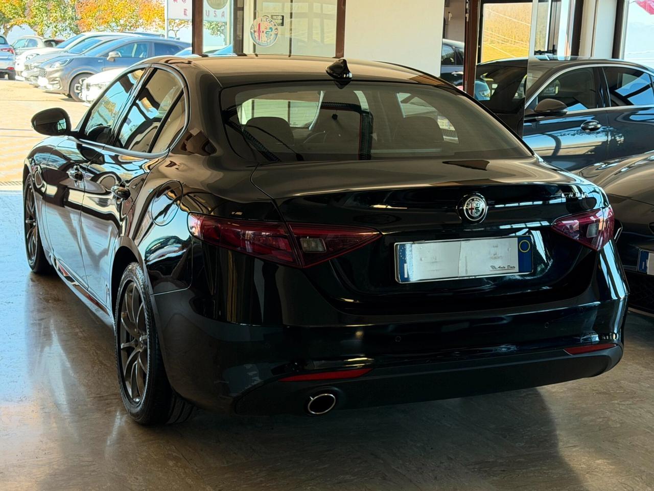 Alfa Romeo Giulia 2.2 TURBODIESEL 160 cv. AT8 BUSINESS (Nav)
