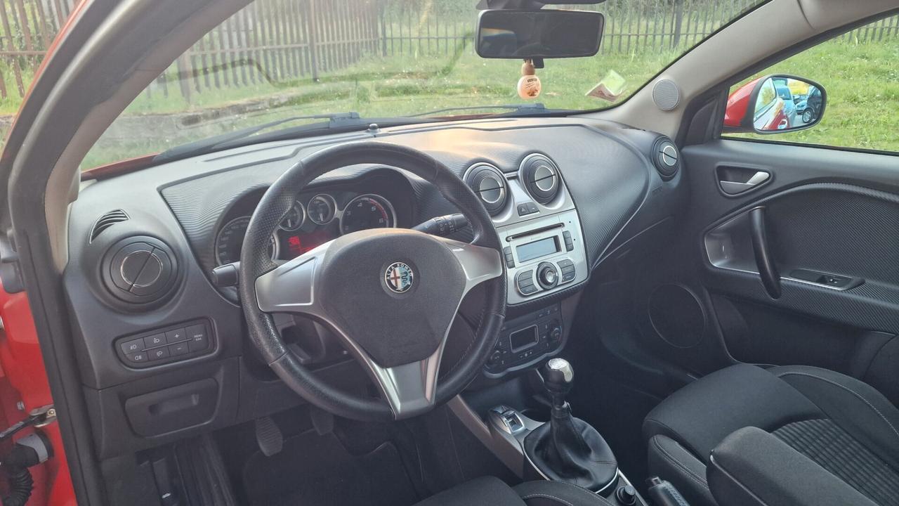 Alfa Romeo MiTo 1.6 JTDm 16V Distinctive Sport Pack