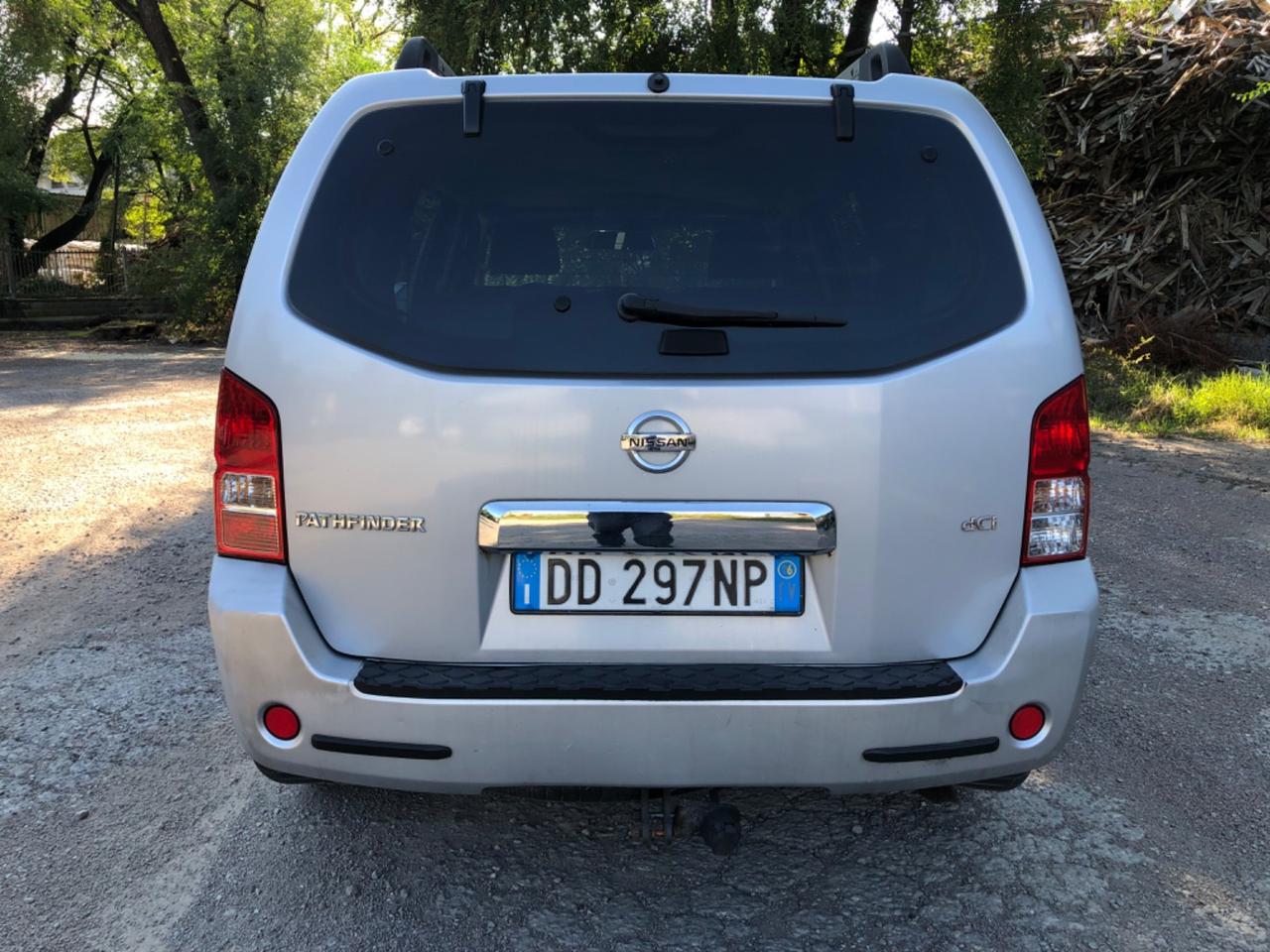 Nissan Pathfinder 2.5 dCi SE