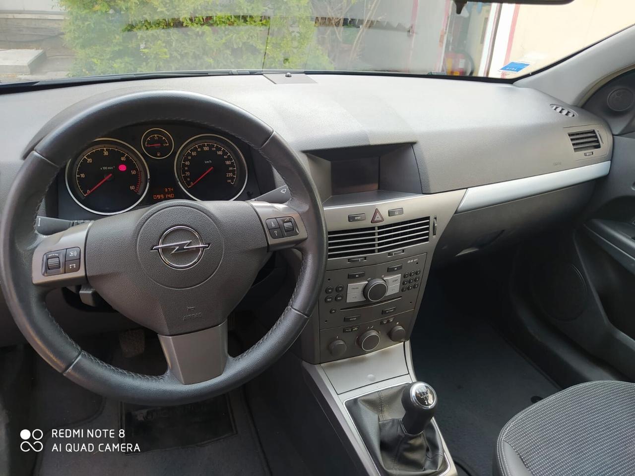 Opel Astra GTC 1.9 CDTI Sport