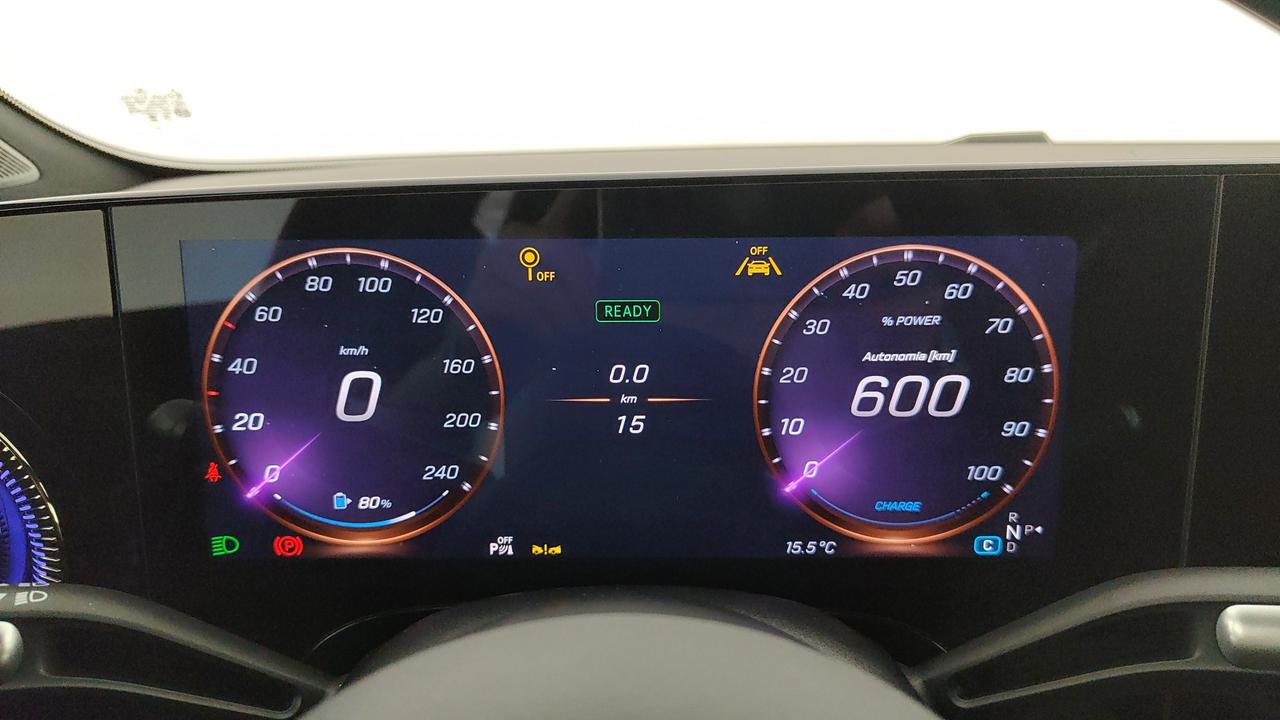 Mercedes-Benz CLA 250+ con tecnologia EQ