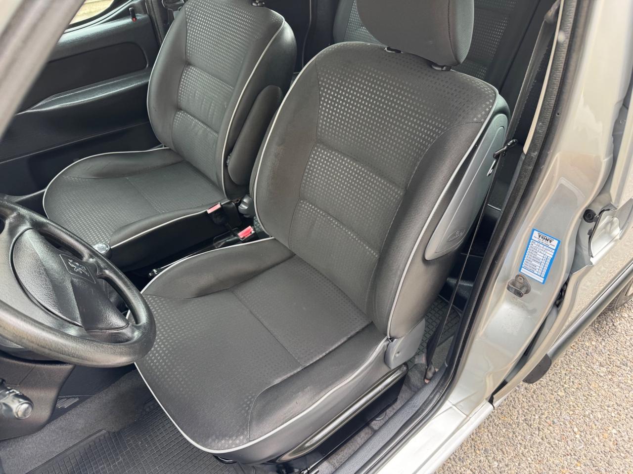 Peugeot Ranch 4 Posti