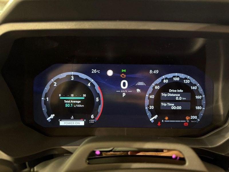 Toyota Hilux 2.8 DIESEL MILD HYBRID 48V 204 CV AUT INVINCIBLE