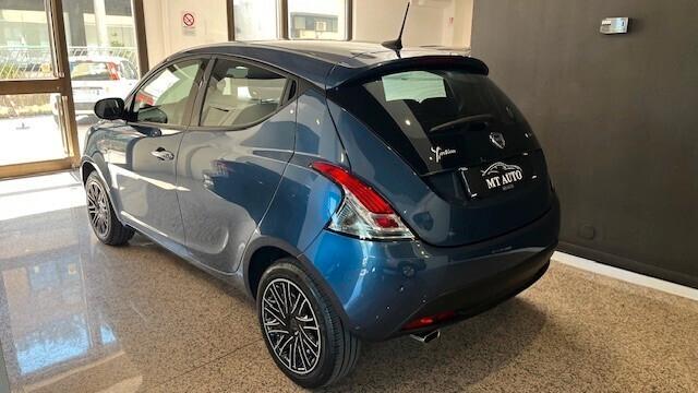 Lancia Ypsilon 1.0 FireFly 5 porte S&S Hybrid Ecochic Gold