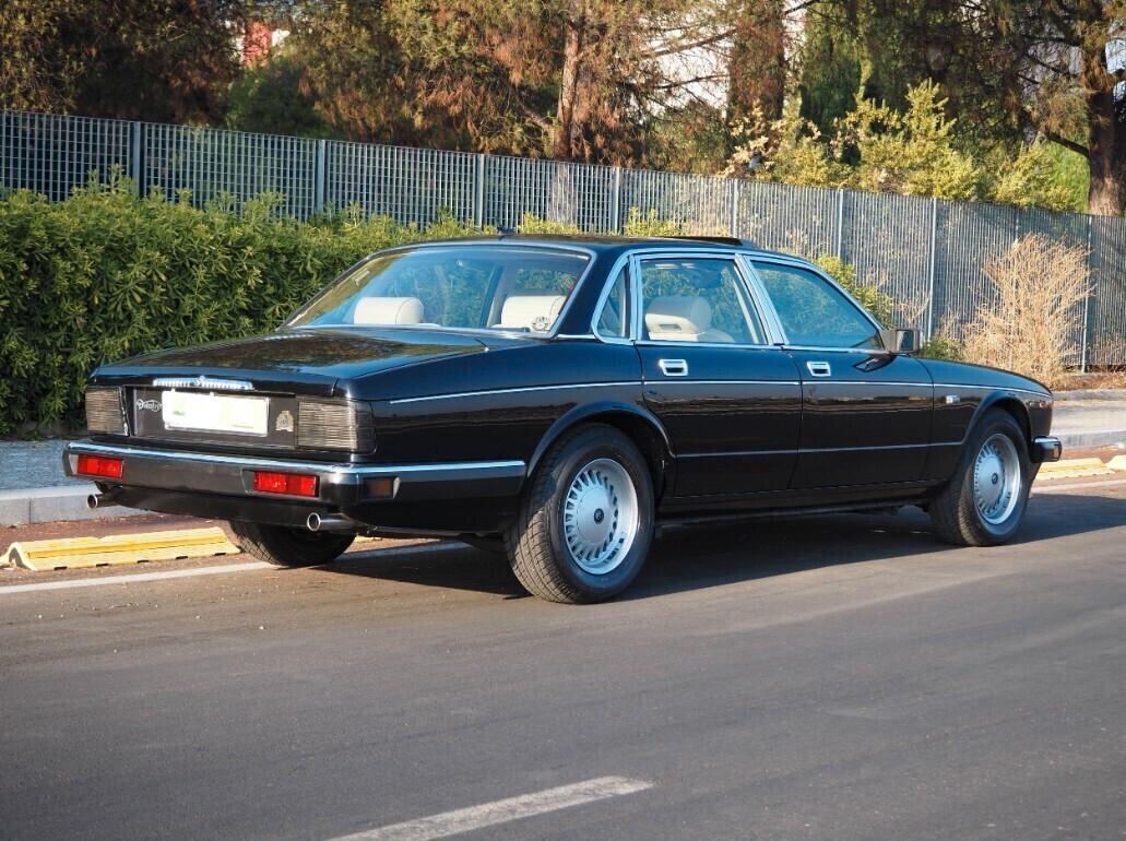 Jaguar XJ40 3.6