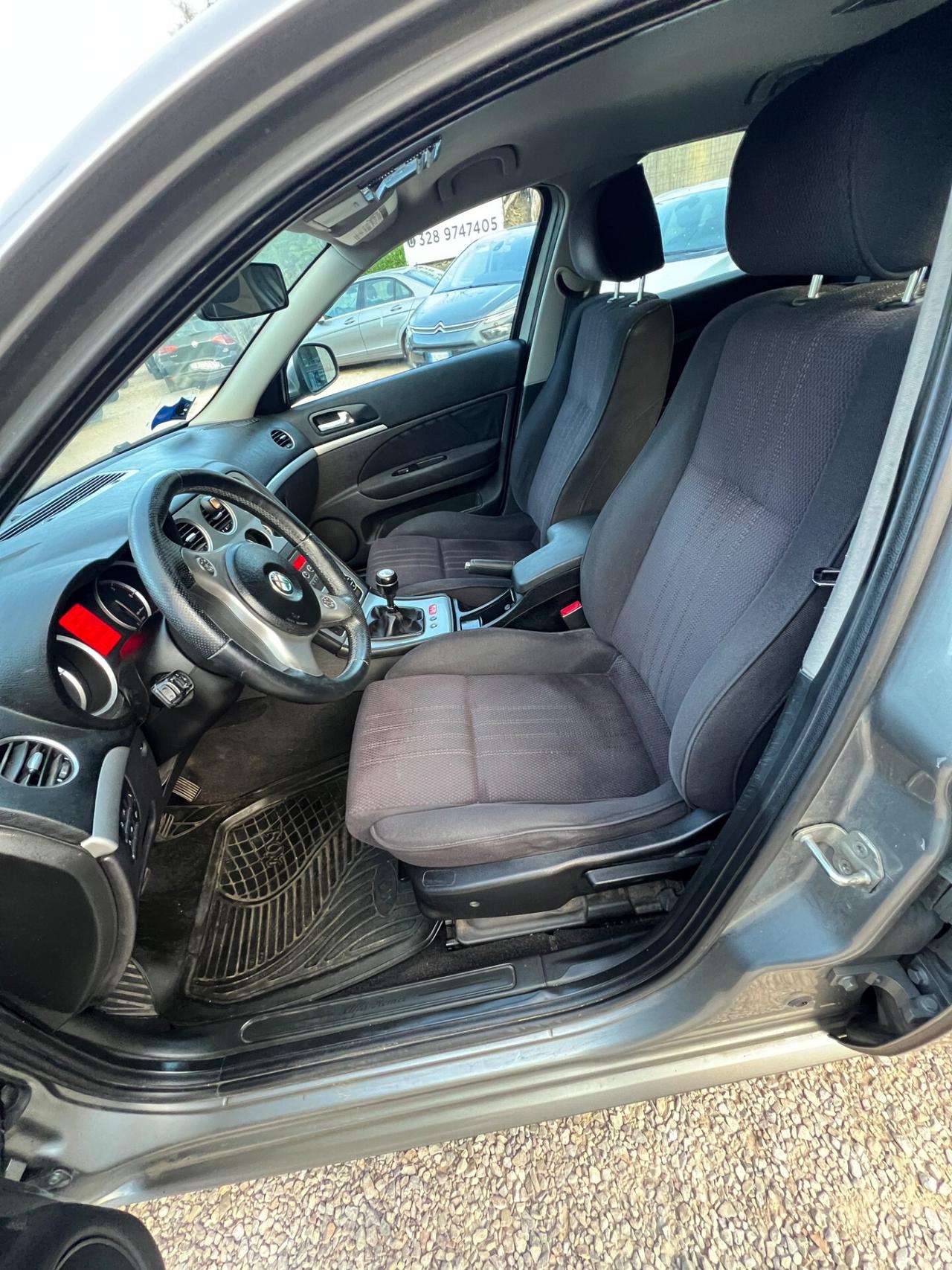 Alfa Romeo 159 1.9 JTDm 16V Sportwagon Distinctive