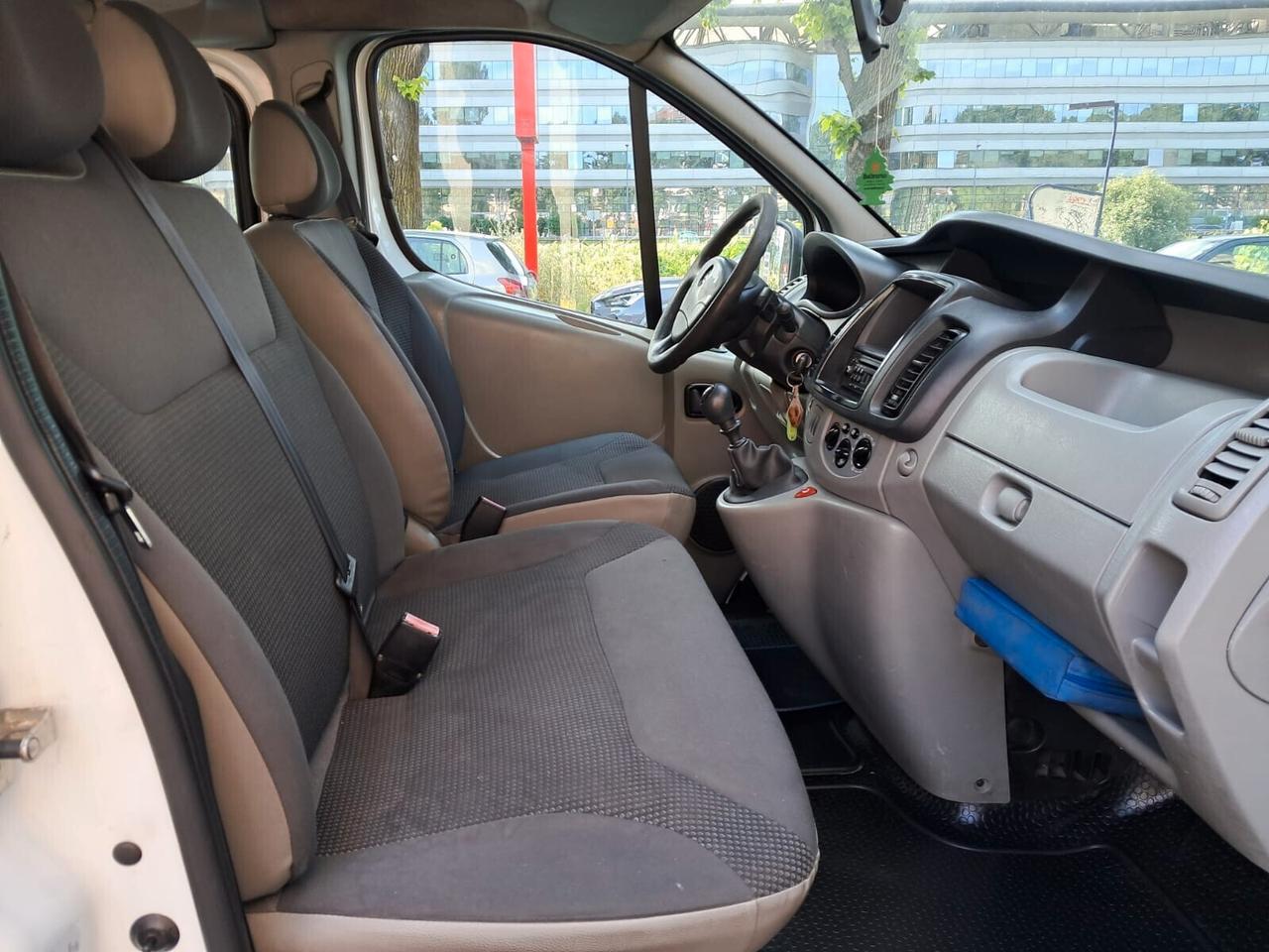 Opel Seleziona VIVARO COMBI 9 POSTI