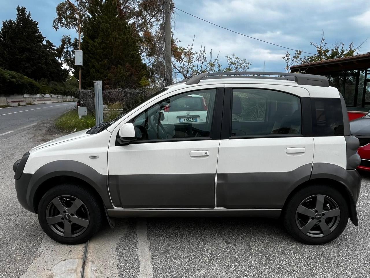 Fiat Panda 1.3 MJT 16V DPF 4x4 Climbing
