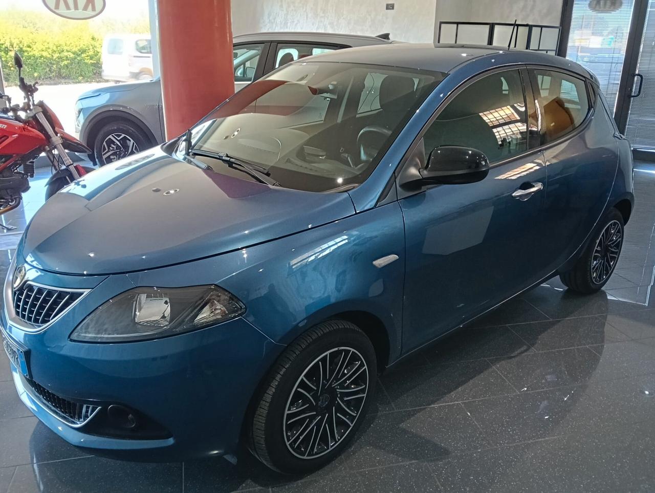 Lancia Ypsilon 1.0 FireFly 5 porte S&S Hybrid Gold
