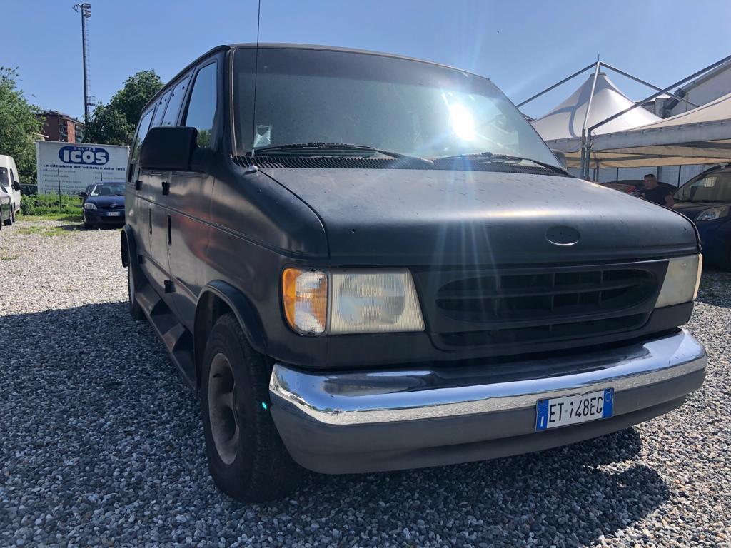 Ford Econoline FORD ECONOLINE 5800 8 POSTI AUTOVETTURA