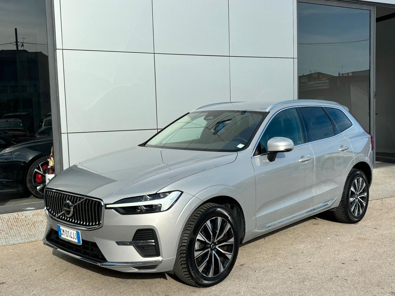 Volvo XC60 Plus Bright Anticipo €6.900 noleggio no scoring