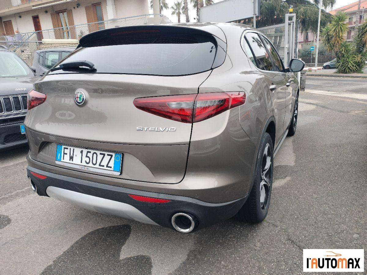 ALFA ROMEO - Stelvio - 2.2 T.diesel 180CV AT8 RWD Bus.