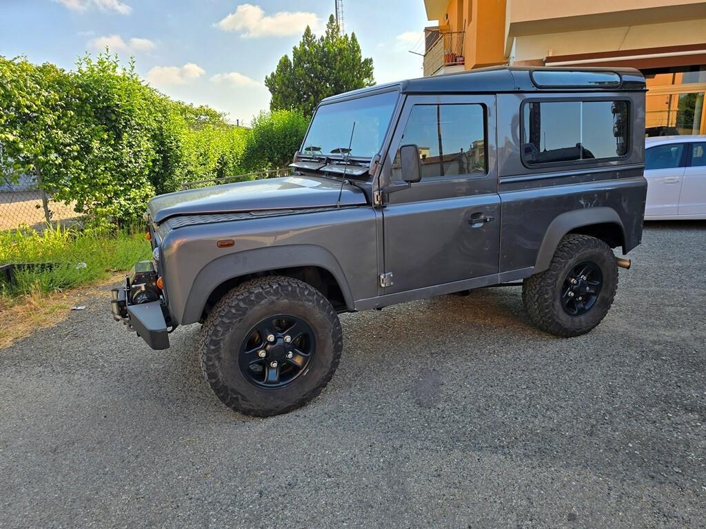 Land Rover Defender 90 TD5 SW DA VETRINA!