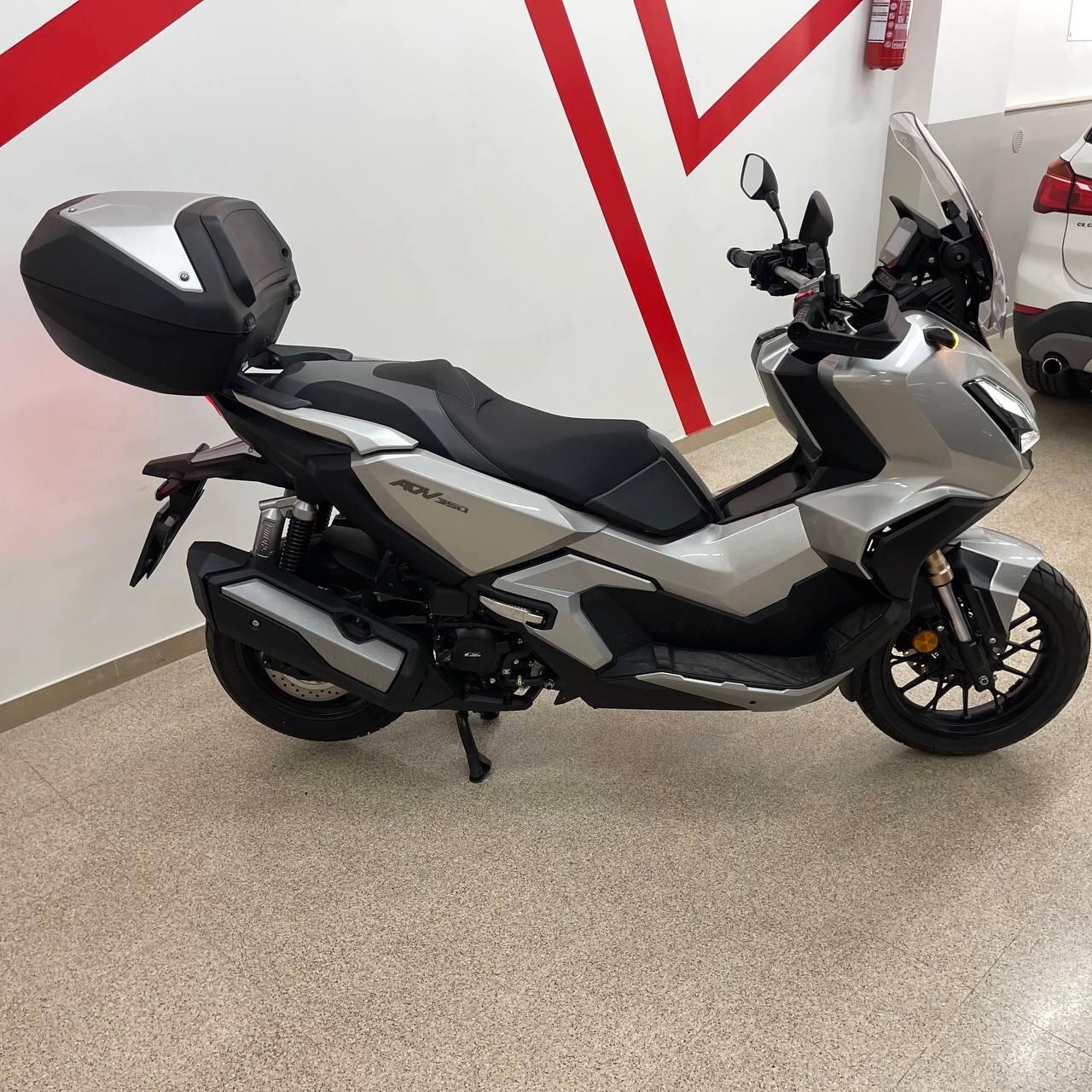 Honda ADV 350
