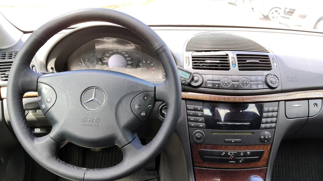 Mercedes E 200 K metano Avantgarde