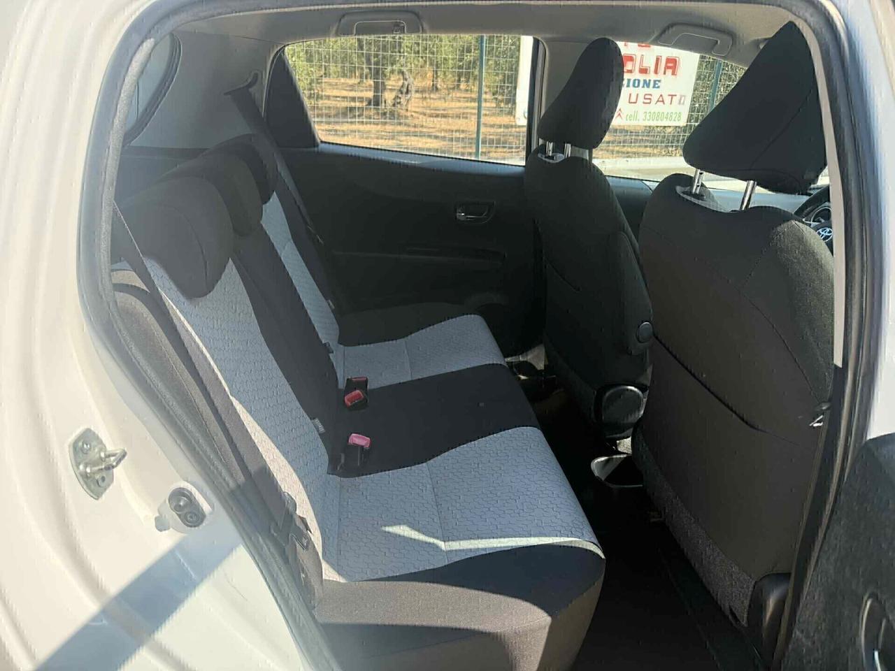 Toyota Yaris 1.0 BENZINA ''navig, retr,'' 2012 neop ok