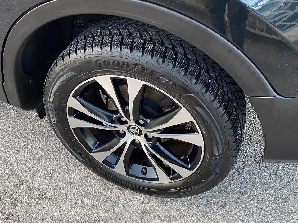 Toyota RAV 4 RAV4 2.0 D-4D 4X4 GANCIO DI TRAINO Lounge