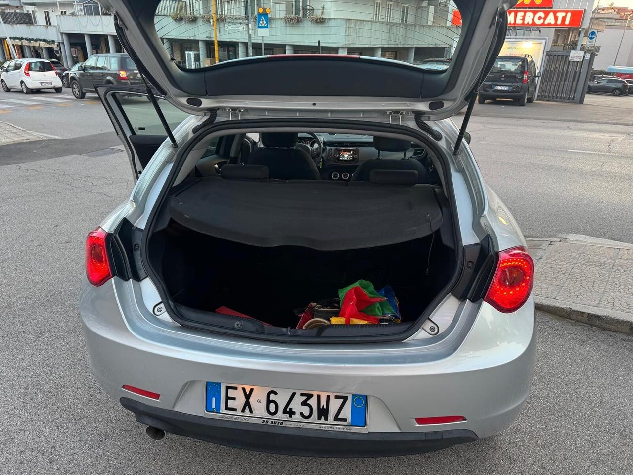 Alfa Romeo Giulietta 1.6 JTDm Distinctive * 105 CV * Adatta a Neopatentati * Garantita 12 Mesi