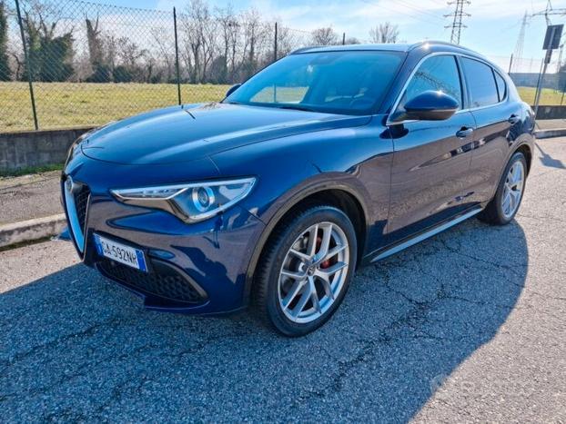 Alfa Romeo Stelvio 2.0 Turbo 280 CV AT8 Q4 Ti