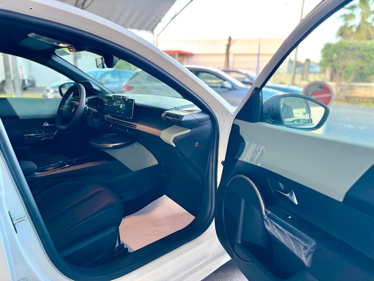 Lancia Ypsilon Hybrid e-DCT