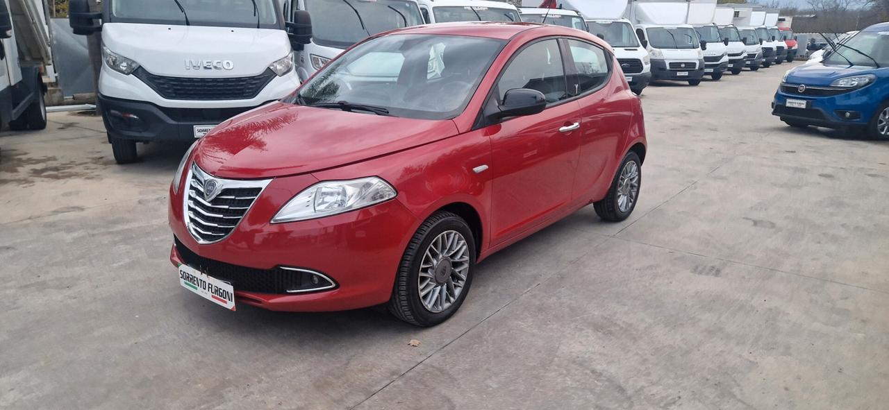 Lancia Ypsilon 0.9 TwinAir 85 CV 5 porte S&S Platinum AUTOMATICA