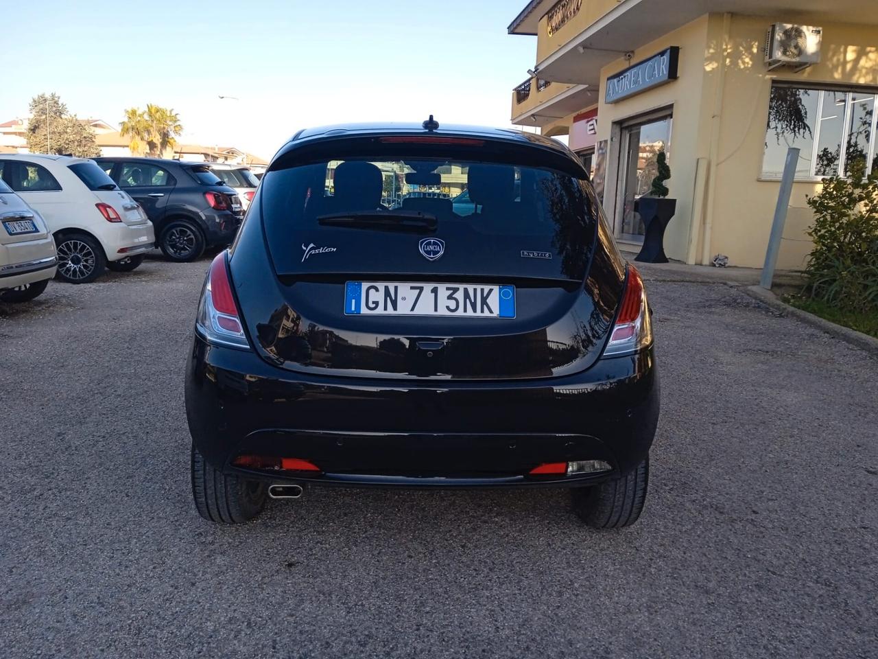 Lancia Ypsilon 1.0 FireFly 5 porte S&S Hybrid Ecoshic Gold