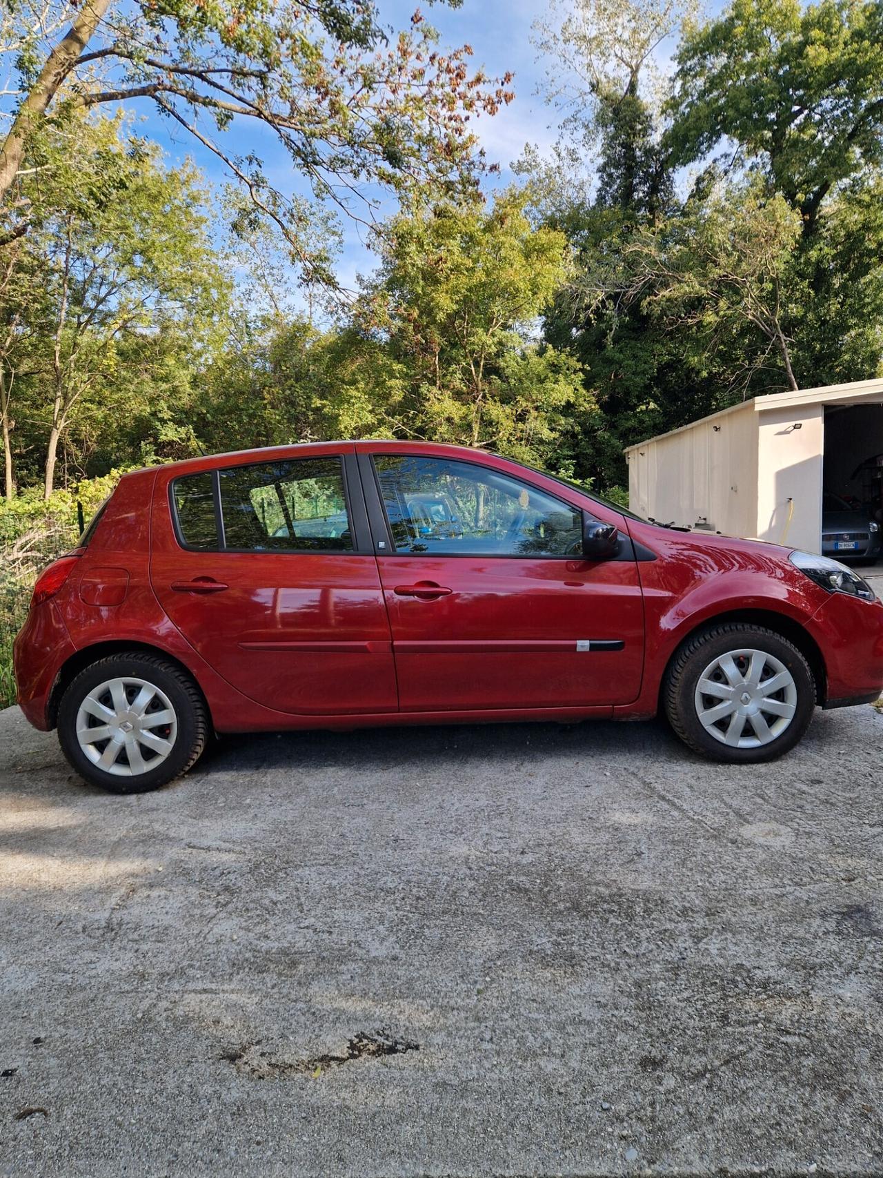 Renault Clio 1.2 Benz 75 cv - 2011