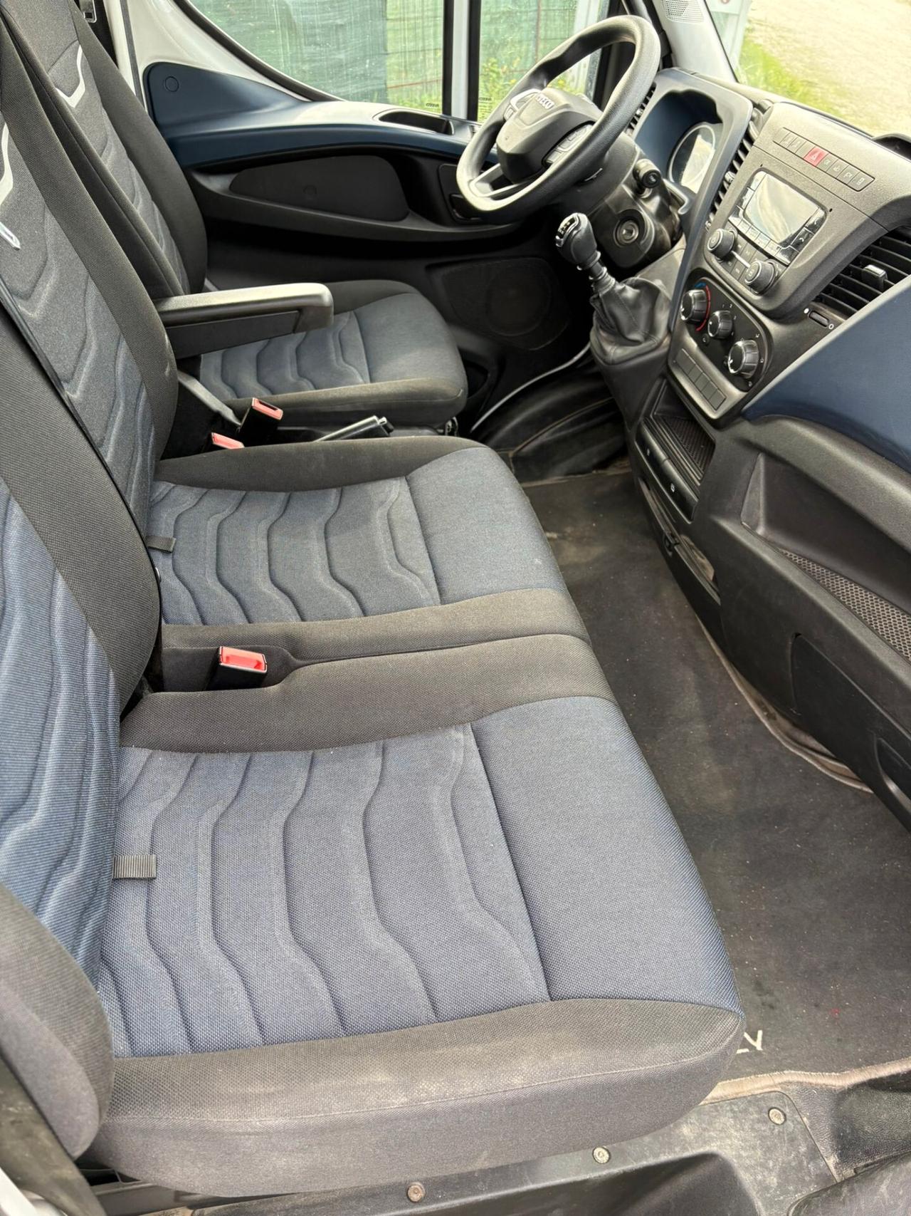 IVECO Daily 35S14N 3.0 N. Pow. PL Cab. 136 E6 2022