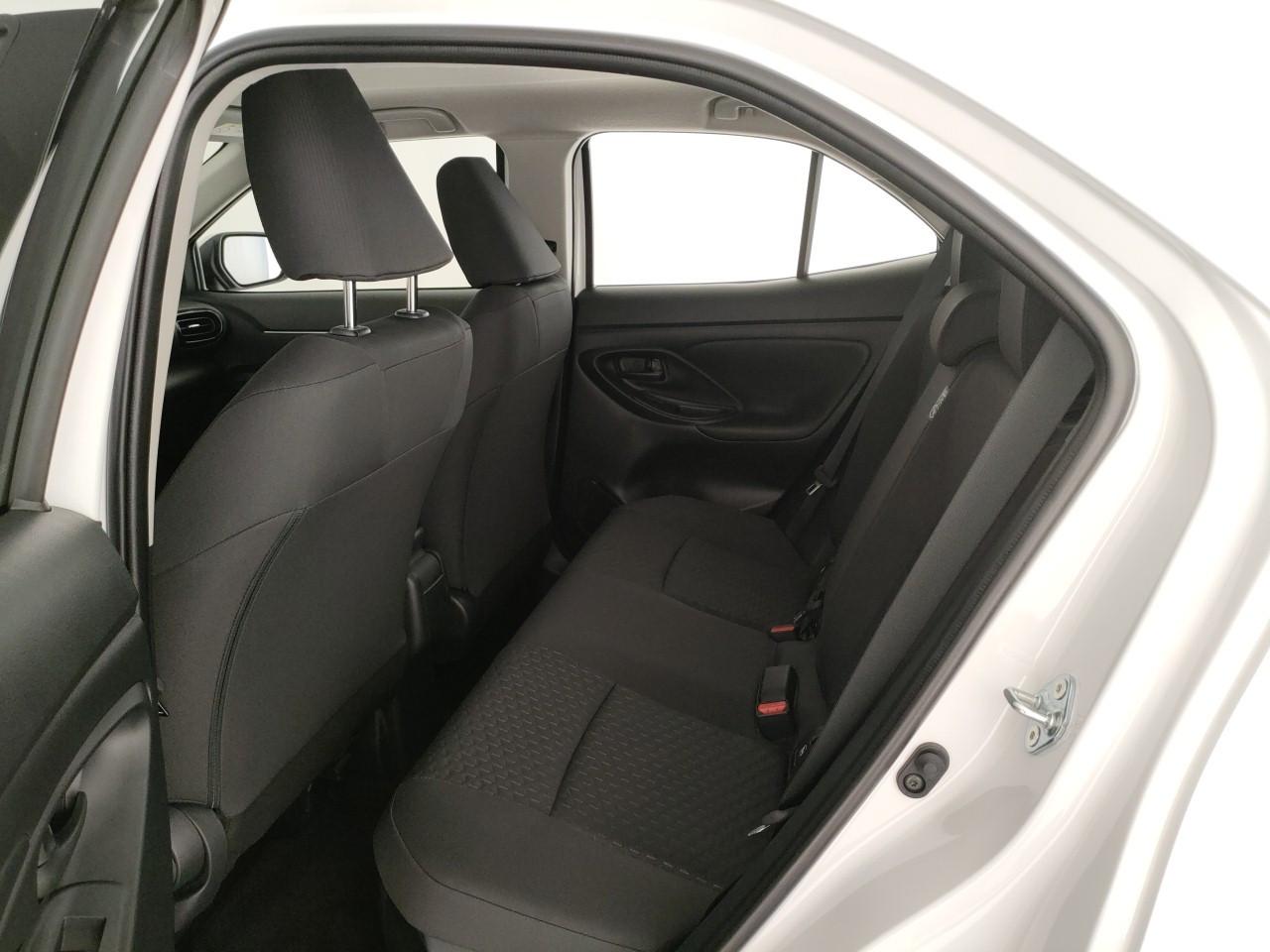 TOYOTA Yaris Cross 1.5h Active fwd 115cv e-cvt