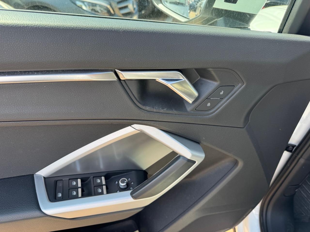 Audi Q3 35 TDI S tronic Business Advanced