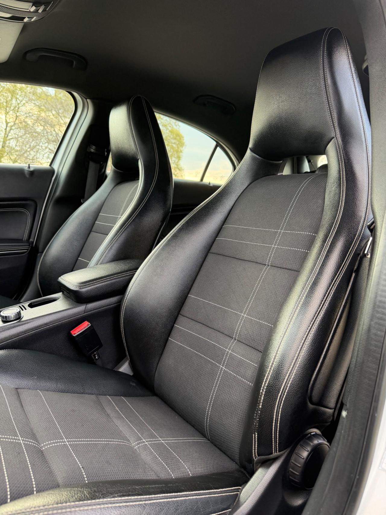 MERCEDES CLASSE A 180 CDI DARK NIGHT EDITiON