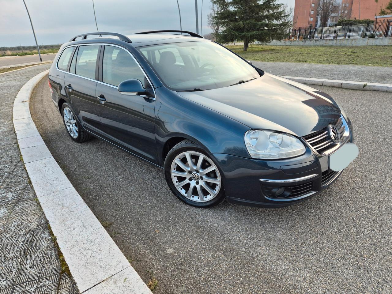 Volkswagen Golf Var. 2.0 TDI DPF Sportline 08