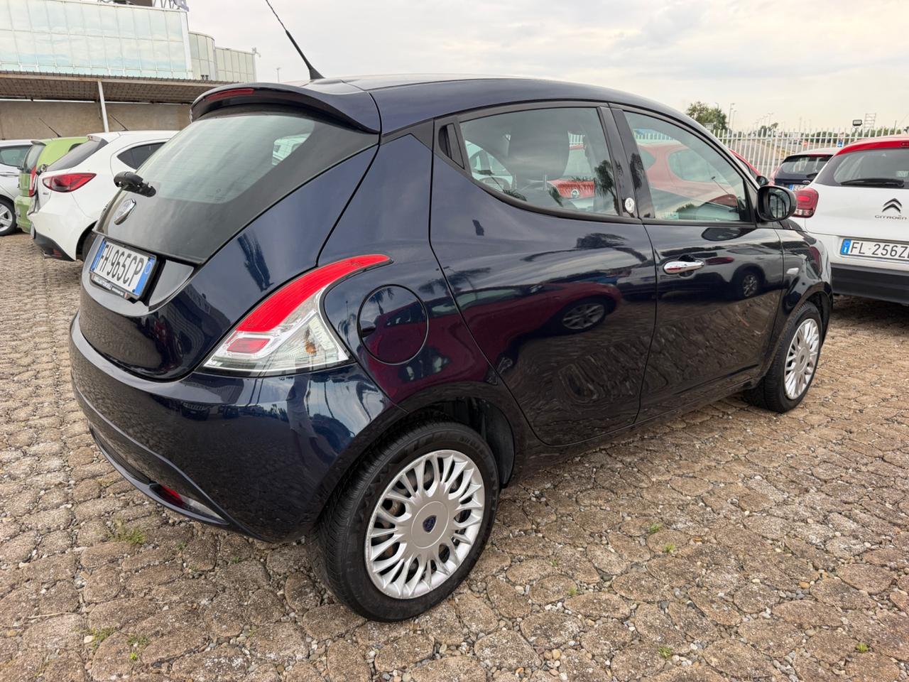 Lancia Ypsilon 1.2 69 CV 5 porte GPL Ecochic Gold