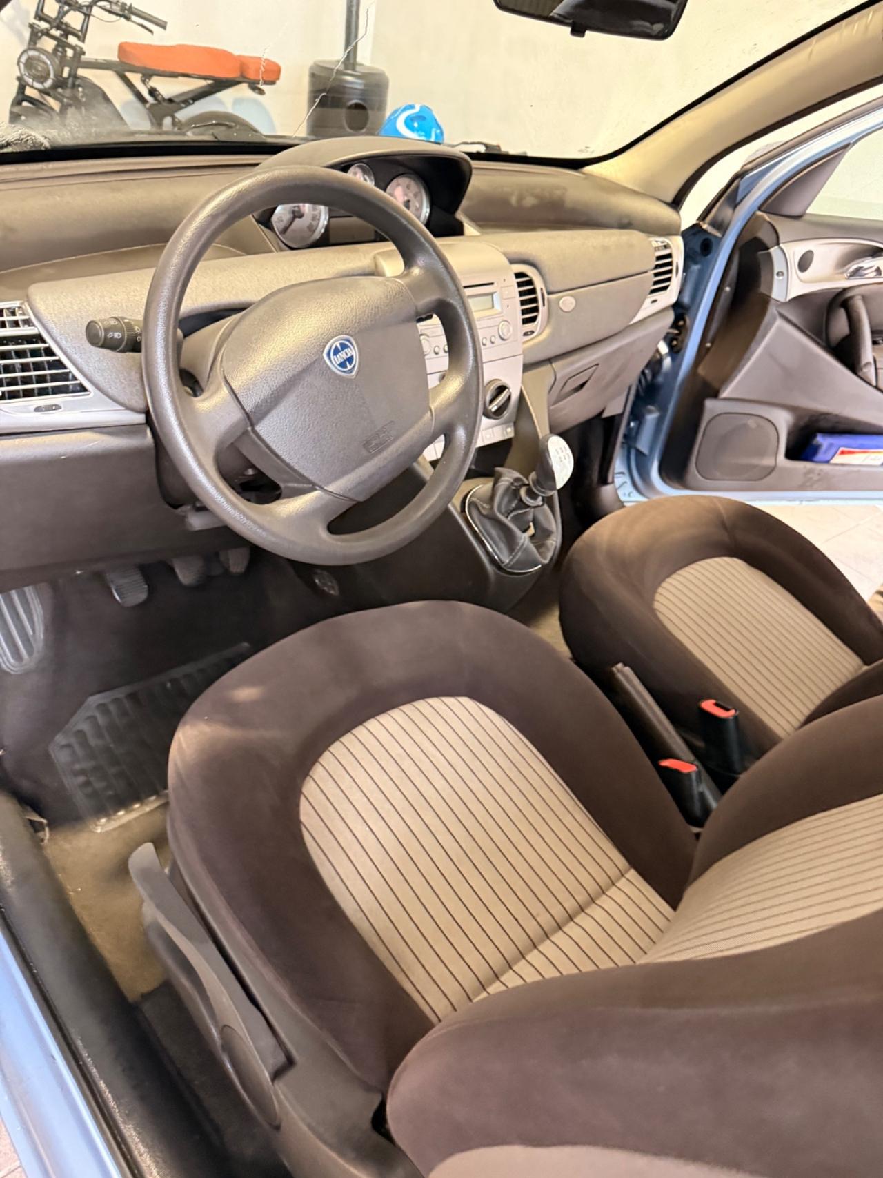 Lancia Ypsilon 1.4 Argento