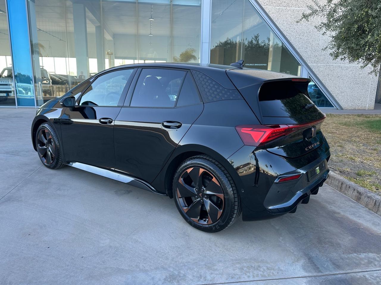 CUPRA Born Impulse+ 231cv possibilità noleggio no scoring
