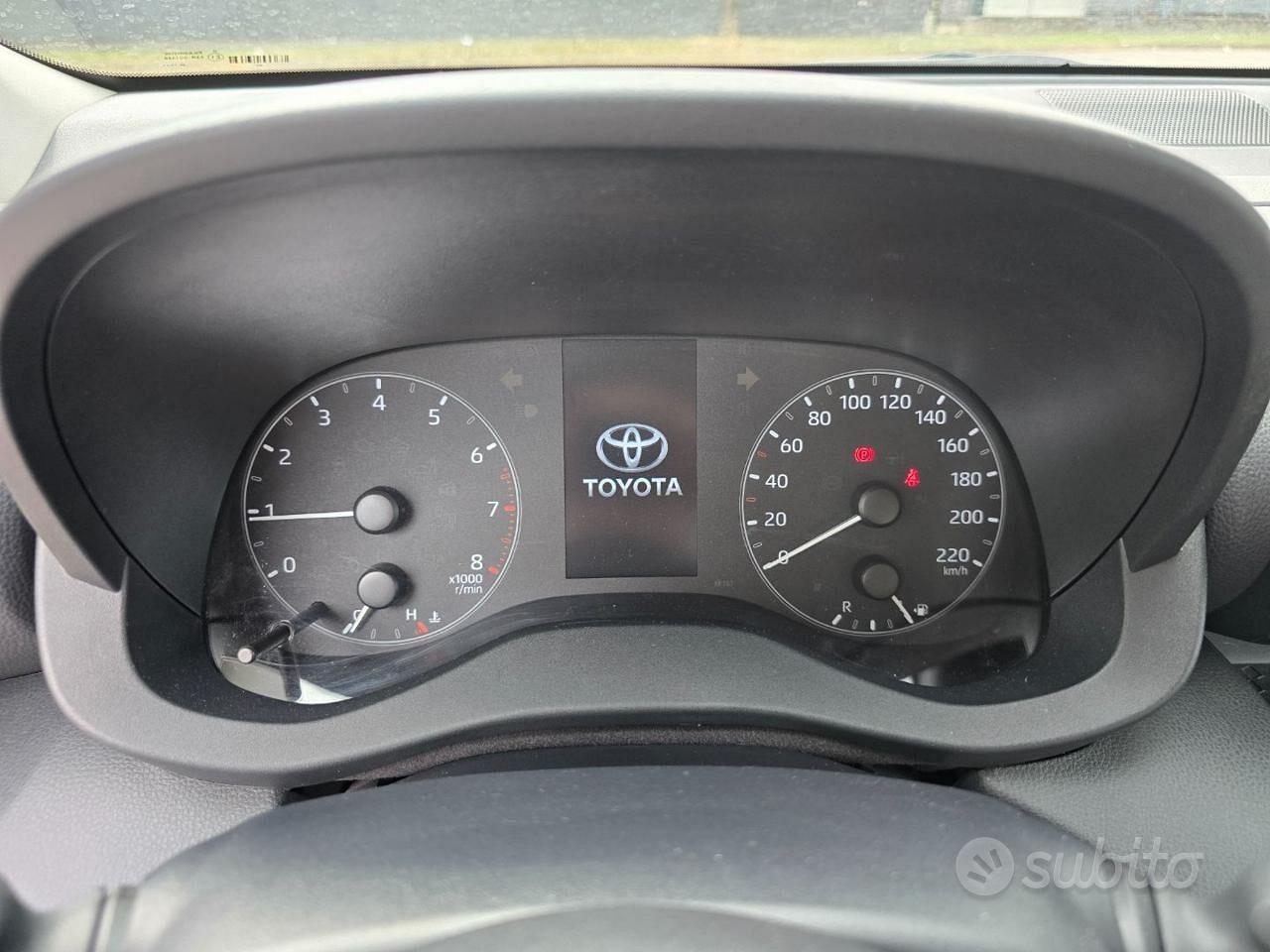 TOYOTA Yaris 1.0 5 porte Active