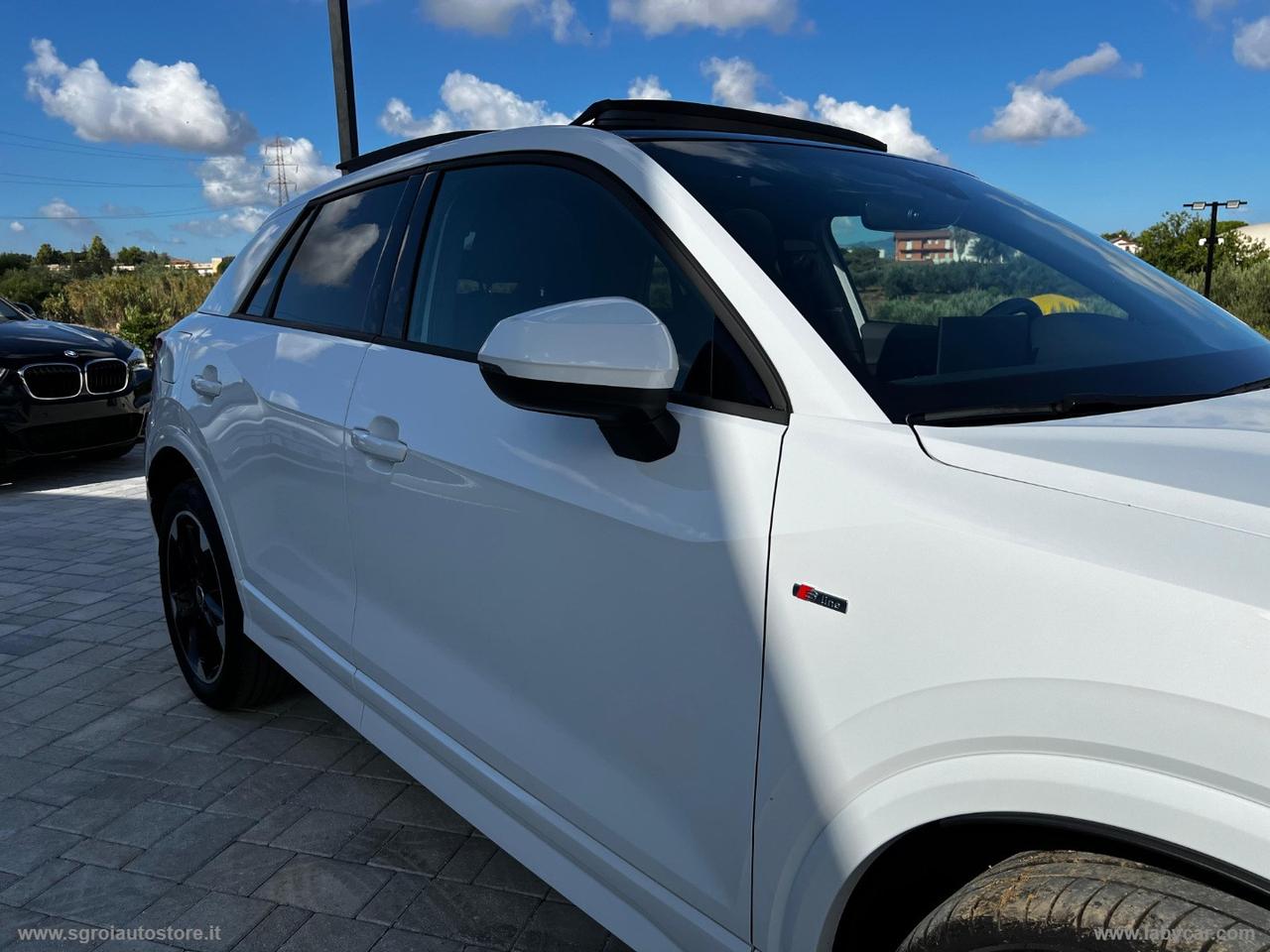 AUDI Q2 30 TDI S line Edition