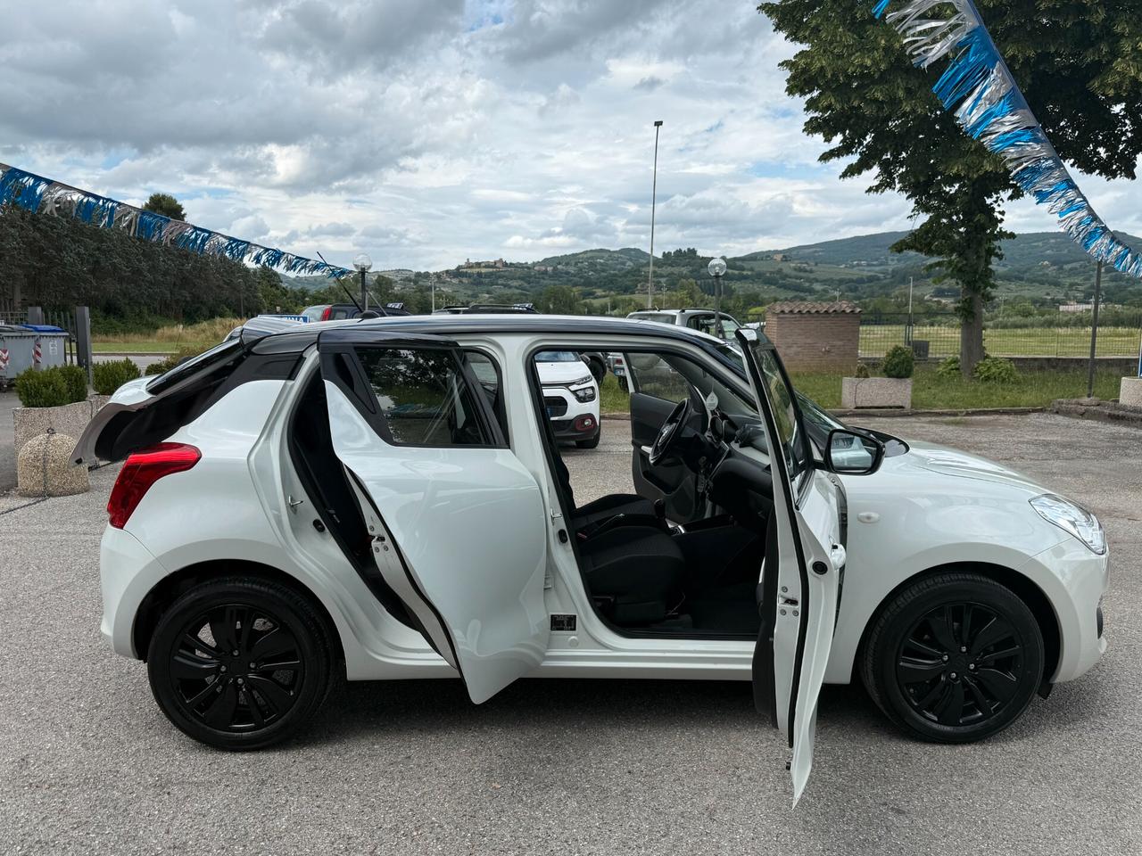 " DA VETRINA " Suzuki Swift 1.2 Hybrid Cool