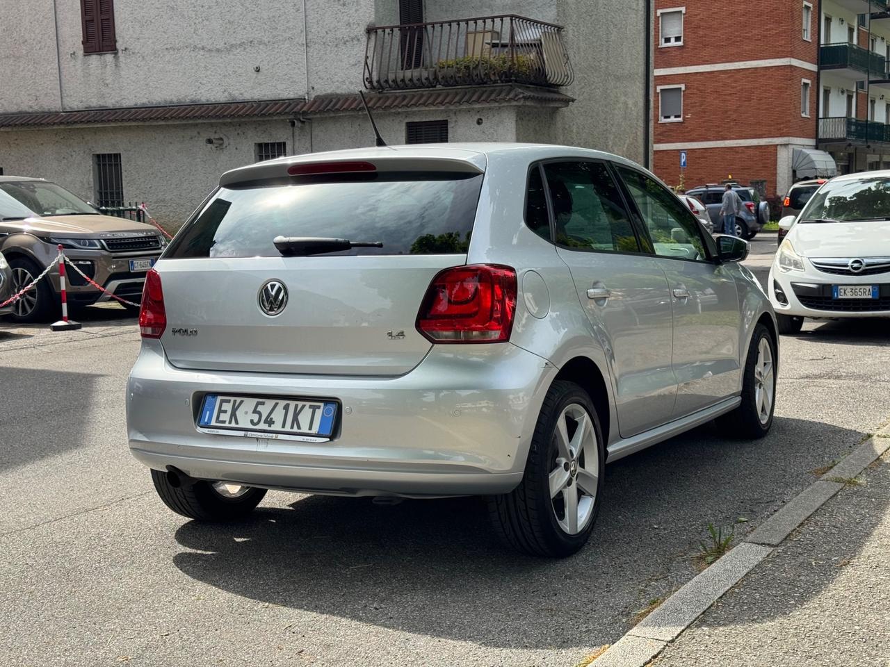 Volkswagen Polo 1.4 5 porte - CON SENSORI PER IL PARCHEGGIO - OK NEOPATENTATI