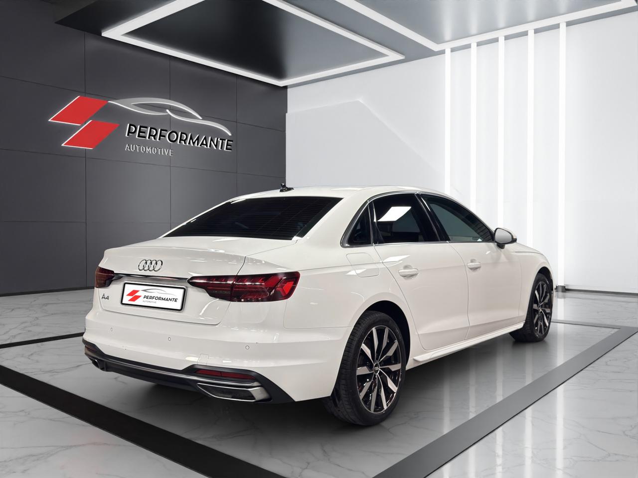 Audi A4 Berlina A4 30 2.0 tdi mhev Business Advanced 136cv s-tronic