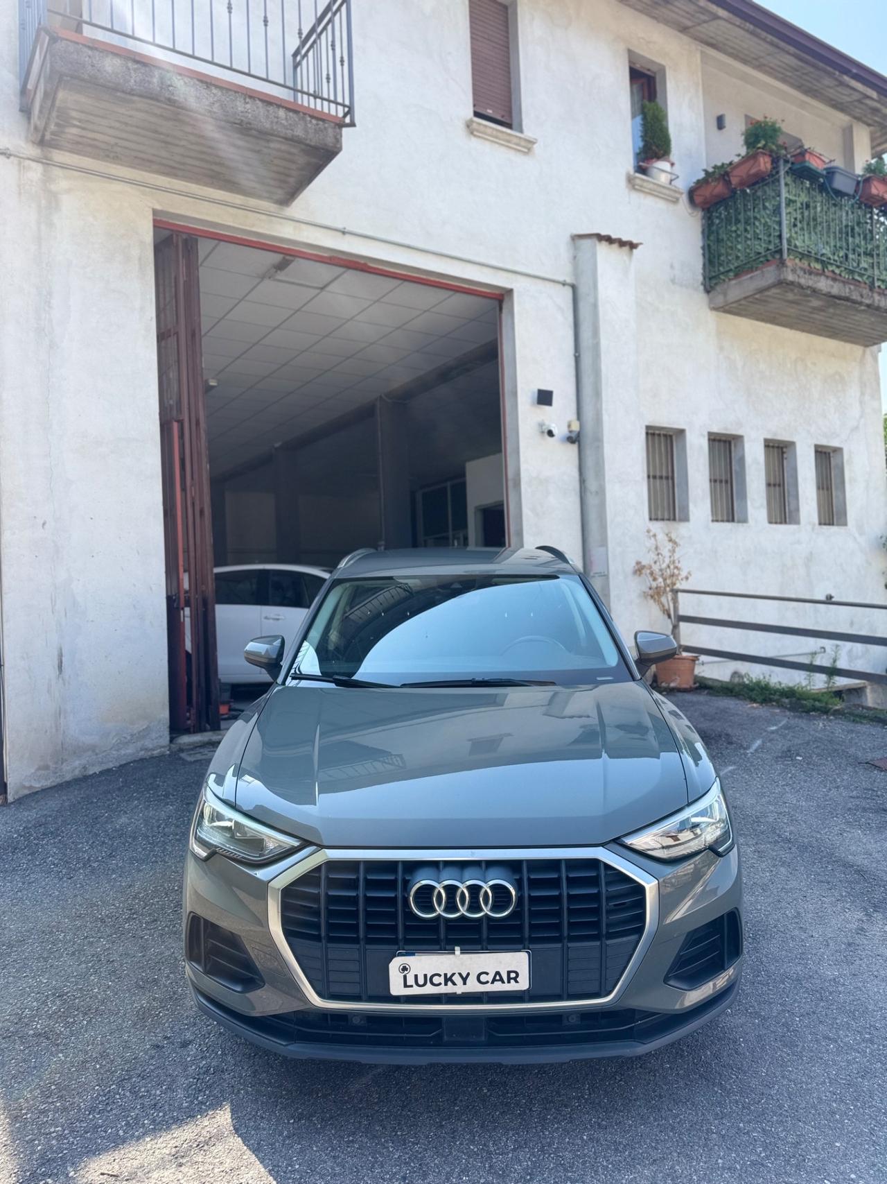 Audi Q3 35 TFSI Business Advanced