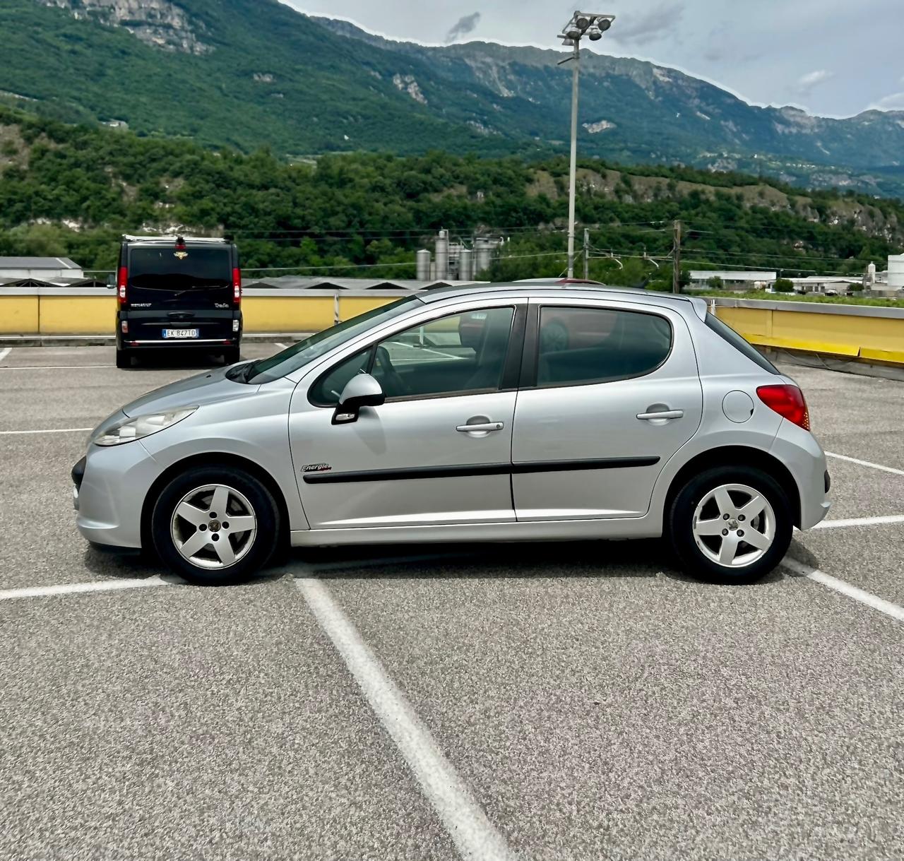 Peugeot 207 1.4 VTi 95CV 5p. Active XS Neopatentati