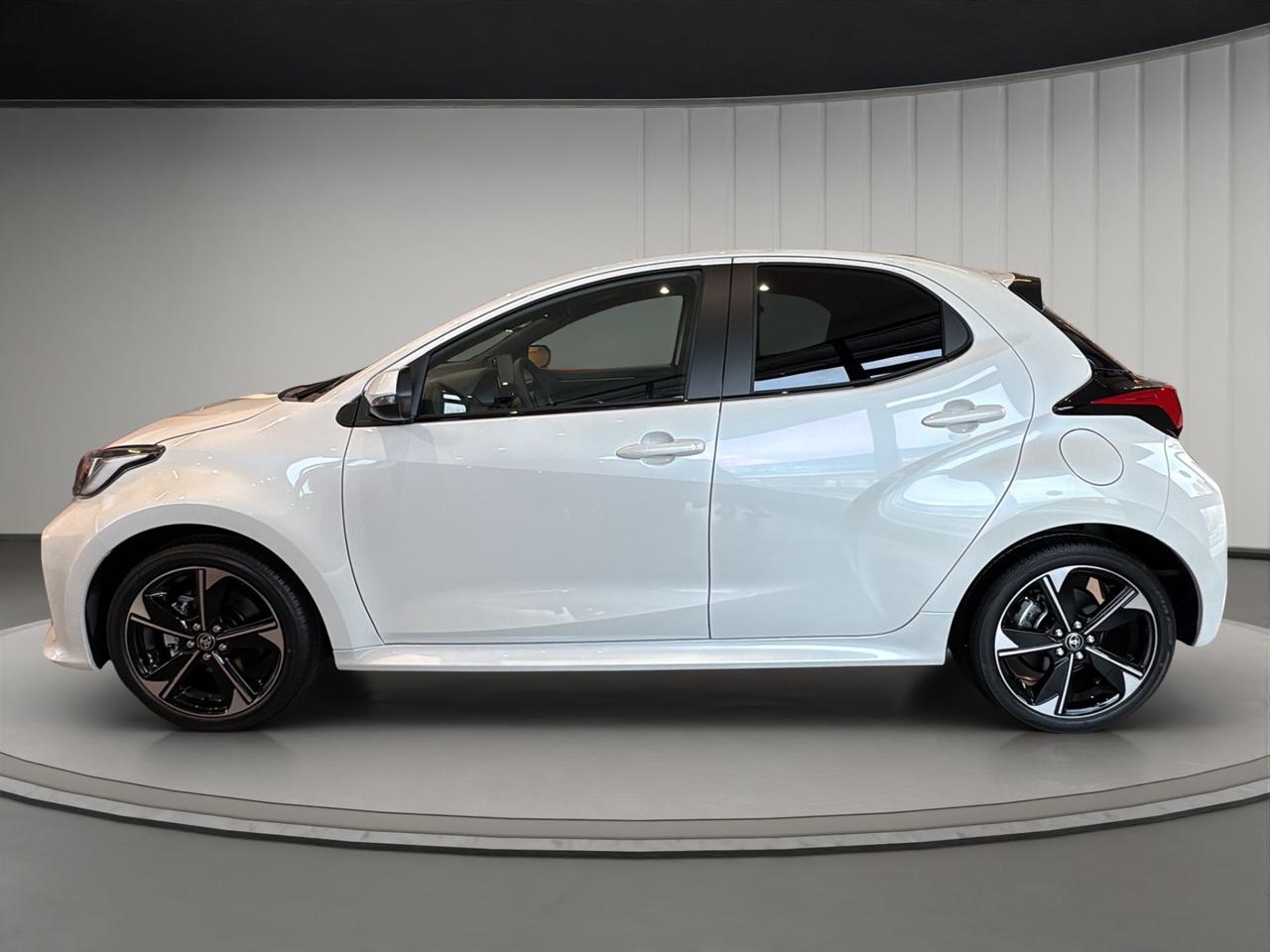 Toyota Yaris 1.5h 130 Lounge