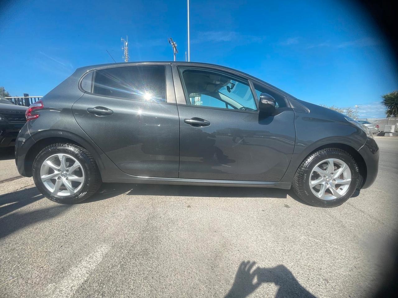 Peugeot 208 1.2 VTi 82 CV 5 porte Allure