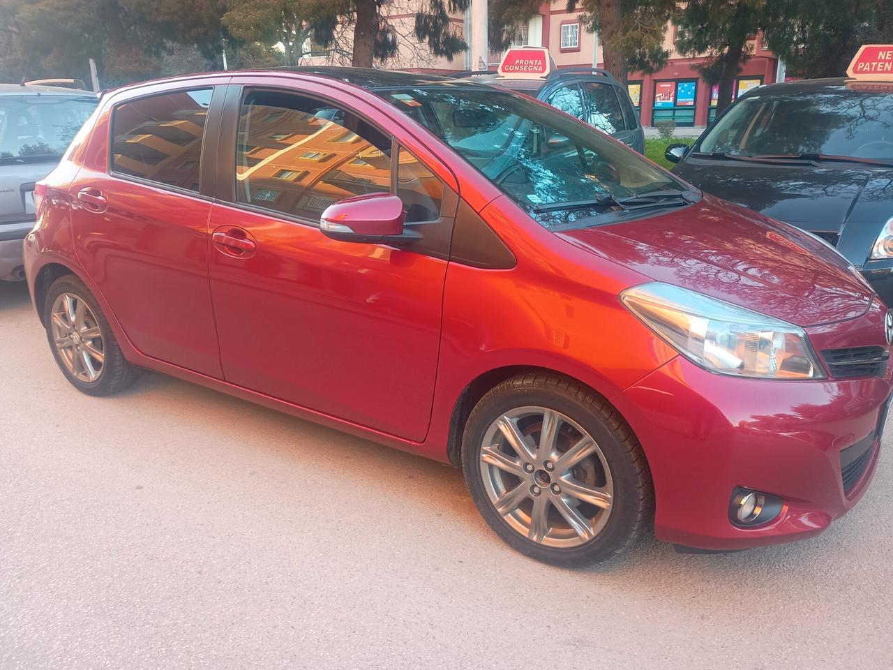 Toyota Yaris 1.4 D-4D 5 porte Lounge