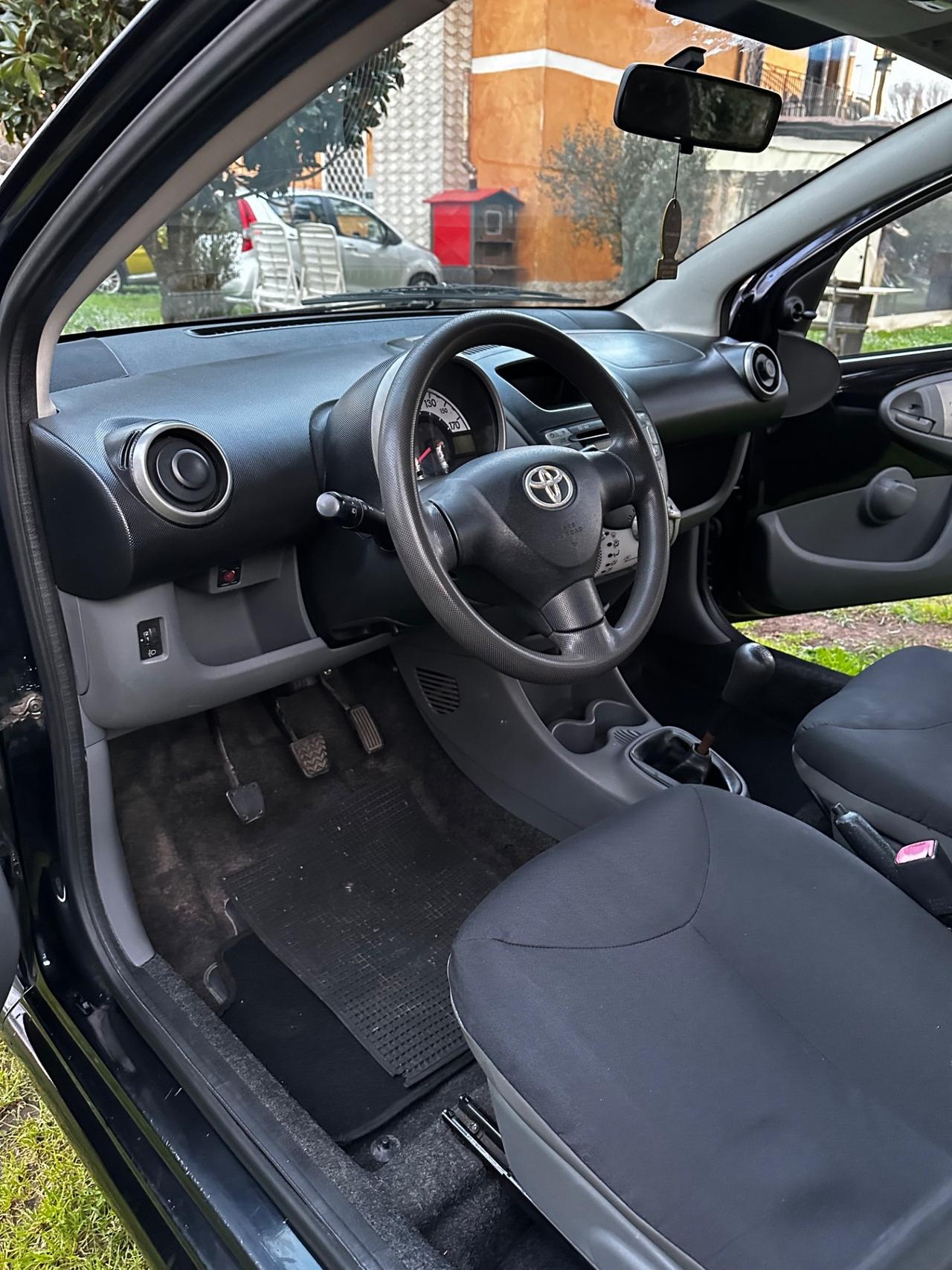 Toyota Aygo 1.0 12V VVT-i 5 porte Sol